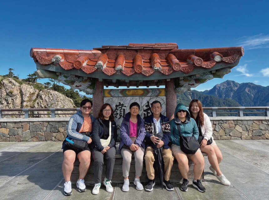 山海樂旅遊包車旅客合影照片3
